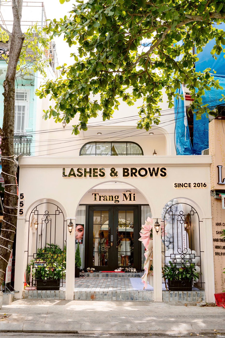 Inside Trang Mi Lashes & Brows